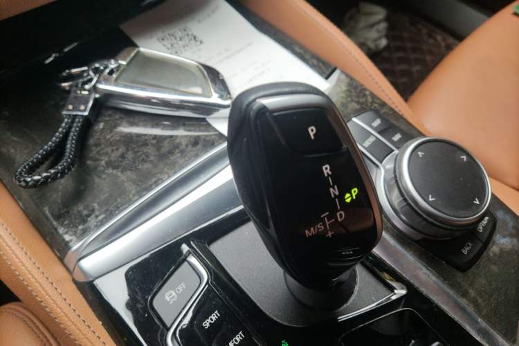 Used BMW 6 Series GT 2019 630i M Sport Package Gear Lever