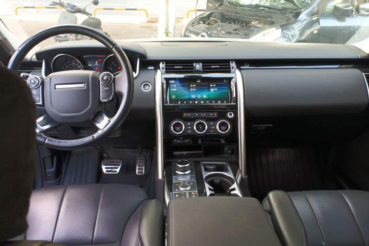 Used Land Rover Discovery 2018 2.0T Special Edition
