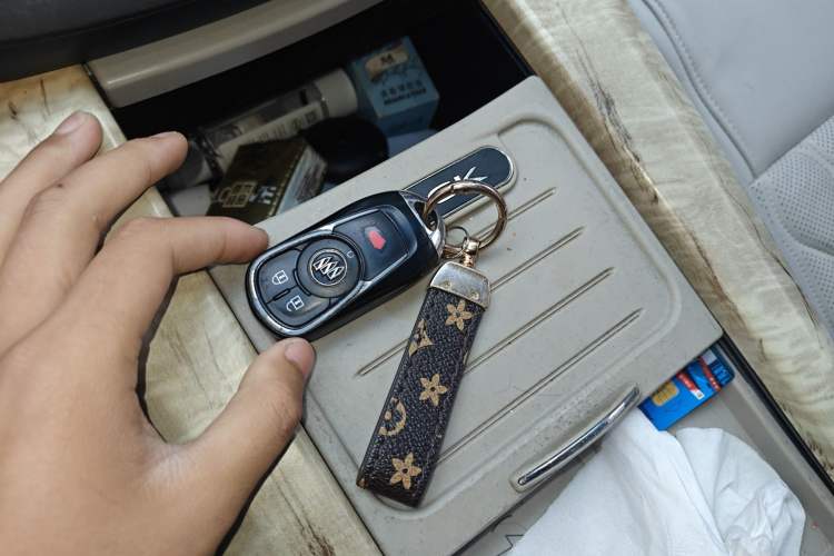 Used Buick GL8 2018 ES 28T Comfort Model China VI Standard Vehicle Key