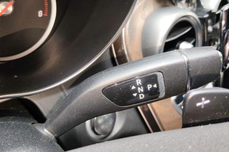 Used Mercedes-Benz GLC 2017 GLC 300 4MATIC Sport Edition Gear Lever