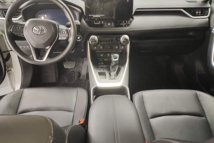Used Toyota RAV4 2023 2.0L CVT Two-Wheel Drive 20th Anniversary Platinum Edition
