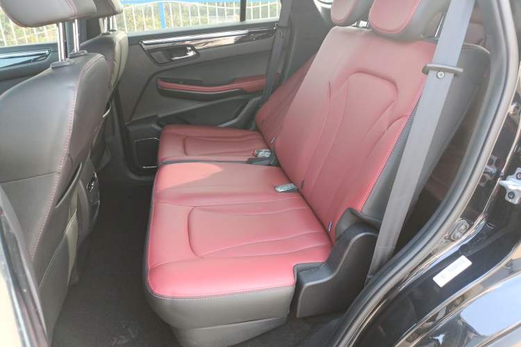 Used SWM G05 2022 PRO 1.5T DCT Luxury Model 7 Seats