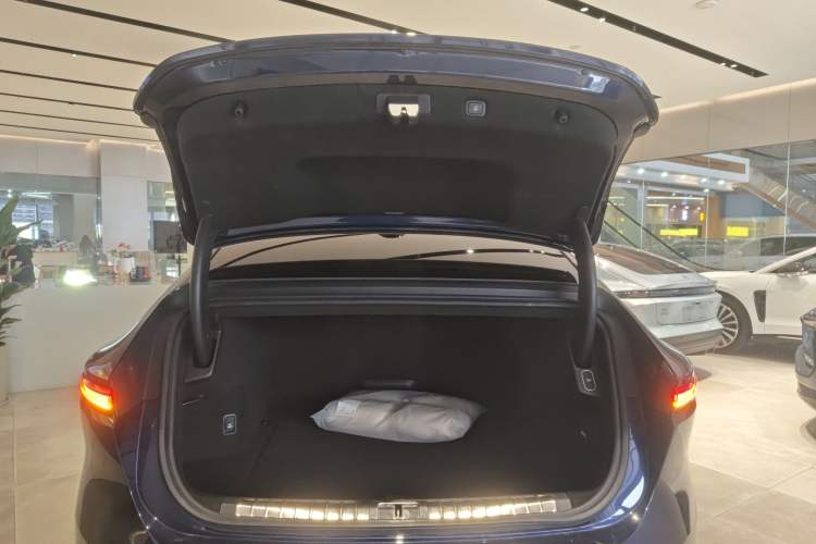 Used Nio ET9 2025 100kWh Signature Edition
