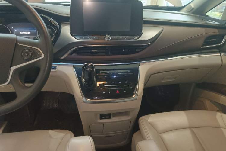 Used Buick GL8 2021 Land Cruiser Executive Class 652T Comfort Model
