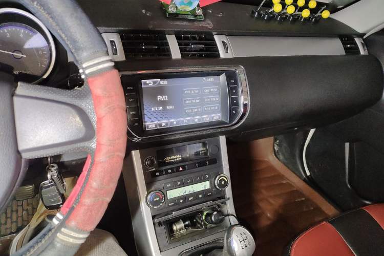 Used GAC Gonow GX6 2015 2.4L Two-Wheel-Drive Flagship Edition Audio And AC Panel