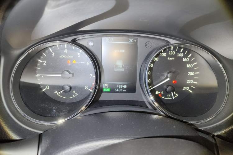 Used Nissan X-Trail 2023 Classic 2.0L Two-Wheel Drive Smart Connect Premium Edition