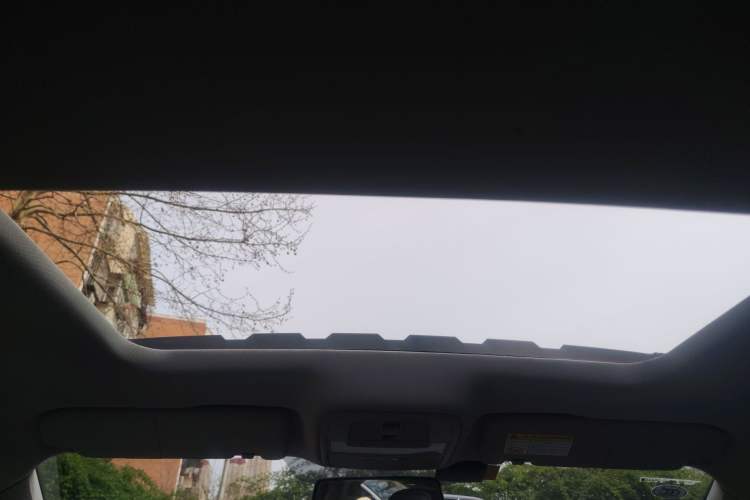 Used Roewe i6 New Energy 2017 45T Hybrid Connect & Smart Enjoyment Edition Headliner