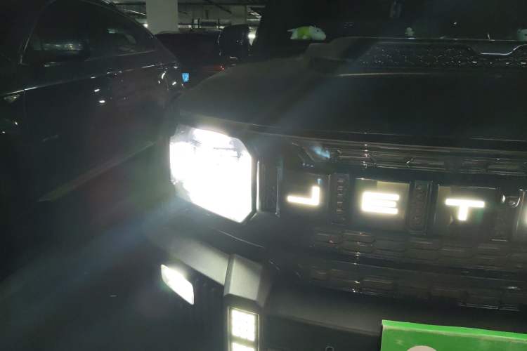 Used JETOUR Traveler 2023 2.0T All-Wheel Drive CrossPRO+