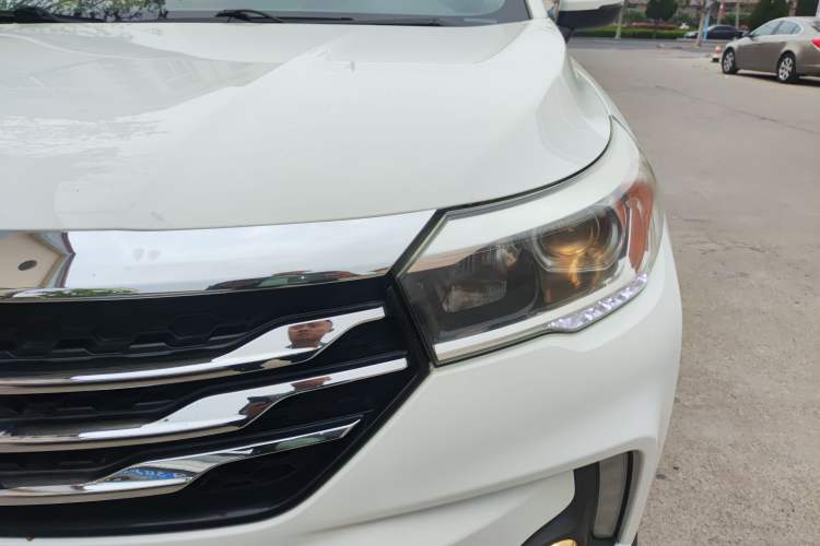 Used GAC Trumpchi GS4 2017 235T Manual Two-Wheel Drive Luxury Edition Left Front Headlight