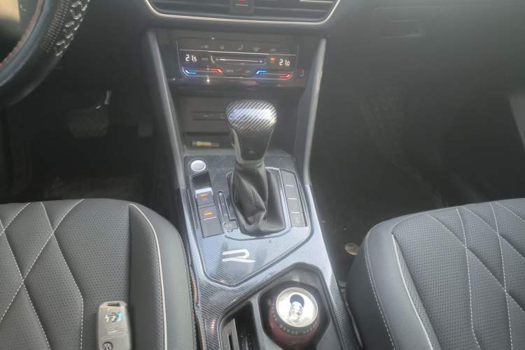 Used Volkswagen Tiguan L 2023 330TSI Automatic Two-Wheel Drive Smart Edition Gear Lever