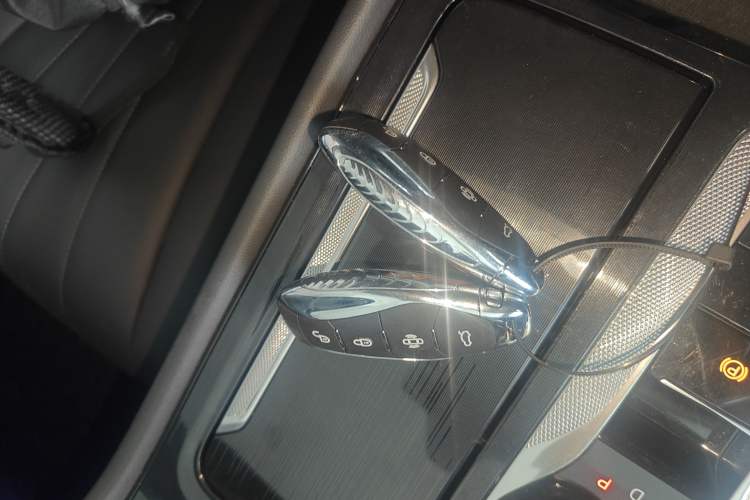 Used Hongqi H5 2023 2.0T Automatic Smart Connect Flagship Edition
