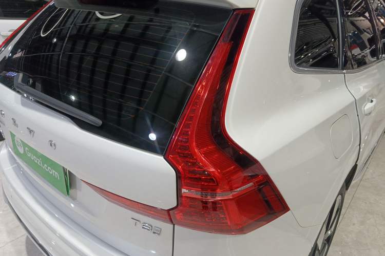 Used Volvo XC60 New Energy 2024 T8 Plug-in Hybrid Long-Range All-Wheel Drive Smart Luxury Edition
