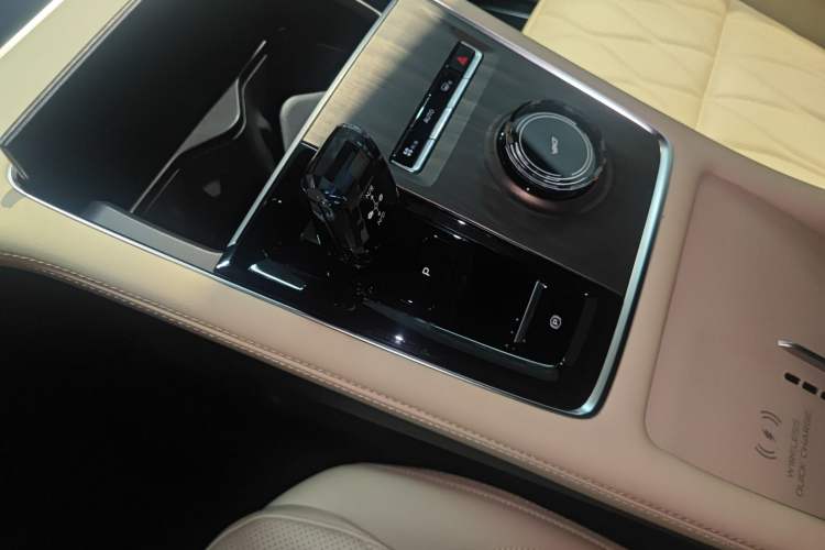 Used Geely Auto Monjaro L 2025 Dongfang Yao 2.0TD Automatic All-Wheel-Drive Wangyue Edition
