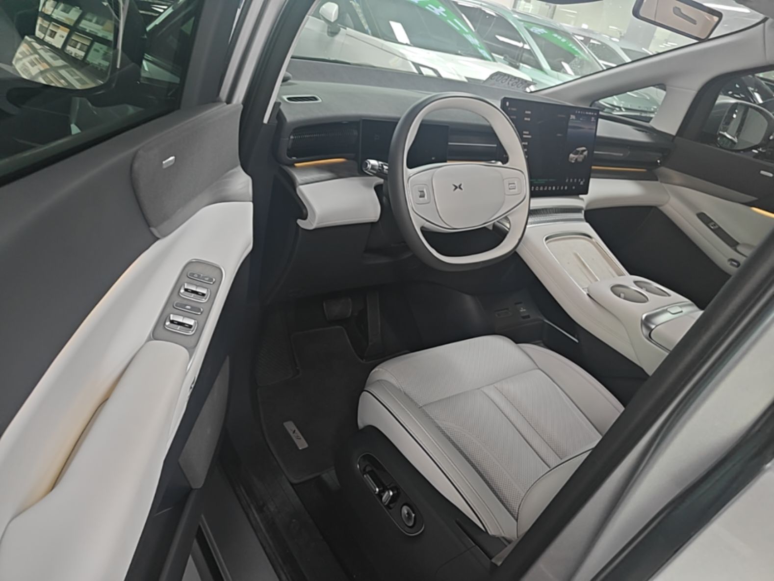 XPeng X9 2025 702 Four-Wheel Drive High-Performance Max — снимка 18