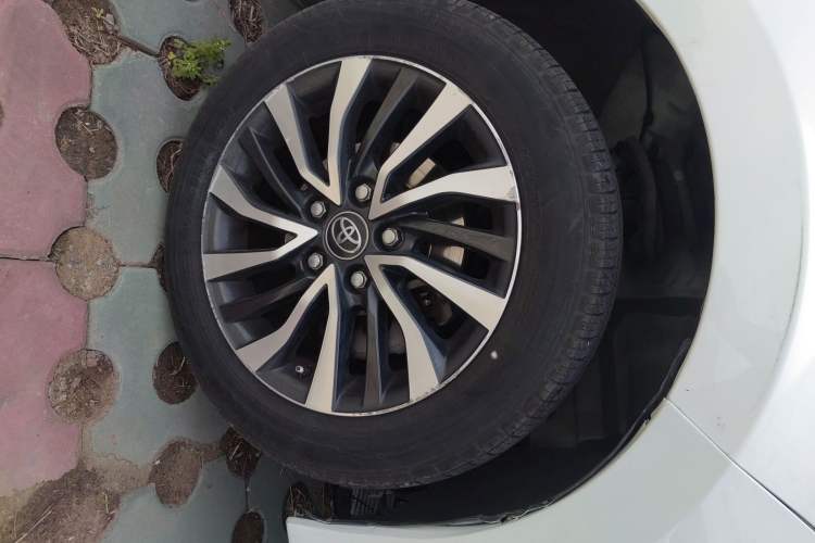 Used Toyota Corolla Hybrid E+ 2019 1.8L E-CVT Leading Edition Right Front Wheel Hub