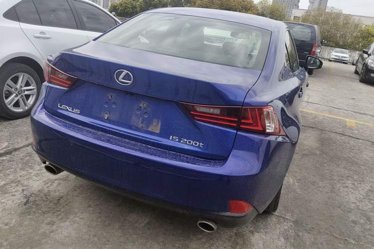 Used Lexus IS 2015 200t F SPORT
