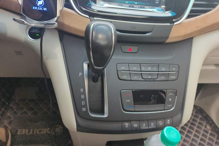 Used Buick GL8 2018 ES 28T Comfort Model China VI Standard Gear Lever