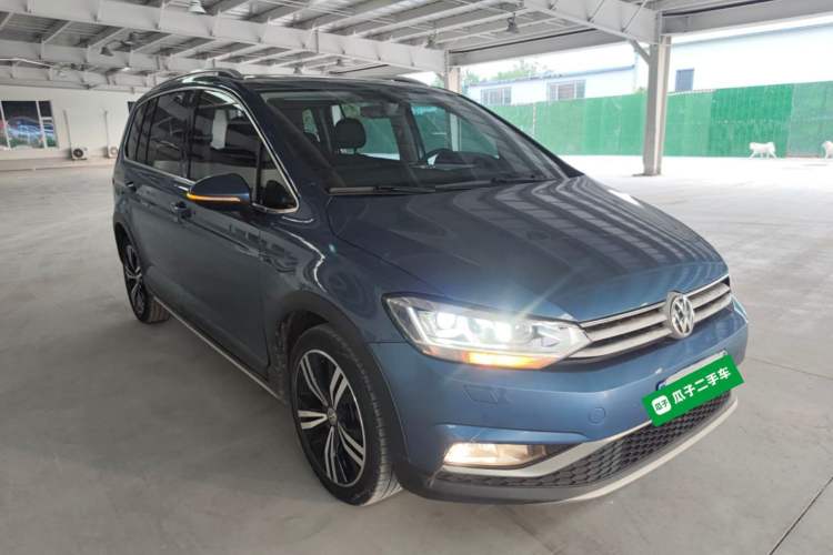 Used Volkswagen Touran 2018 Volkswagen Touran L 280TSI DSG Boundary Edition 7 Seats China VI Standard
