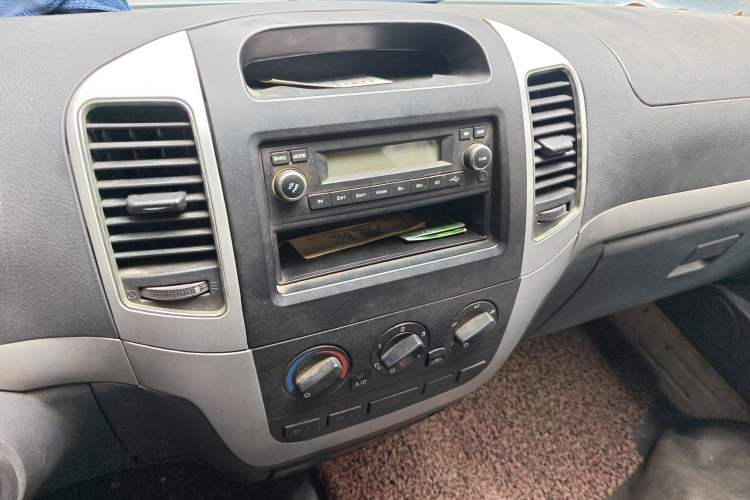 Used King Long Golden Way 2014 2.0L Practical Value Edition 4G20B
