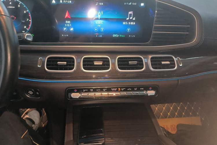 Used Mercedes-Benz GLE 2021 GLE 350 4MATIC Stylish Model Audio And AC Panel