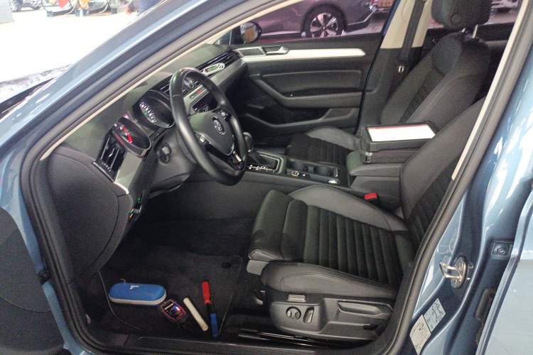 Used Volkswagen Variant 2018 380TSI Two-Wheel Drive Comfort Edition
