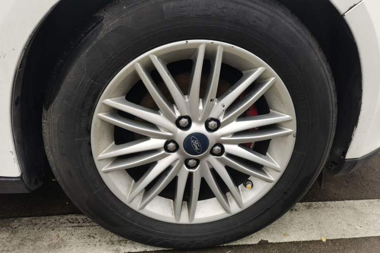 Used Ford Focus 2015 Sedan EcoBoost 180 Automatic Flagship Model