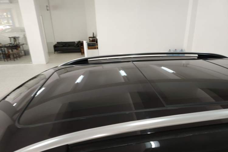 Used Haval H8 2017 2.0T Gasoline Two-Wheel Drive Enjoyment Version Roof