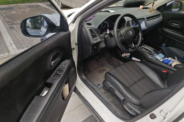 Used Honda Vezel 2017 1.8L CVT Front-Wheel Drive Pioneer Edition Driver Seat