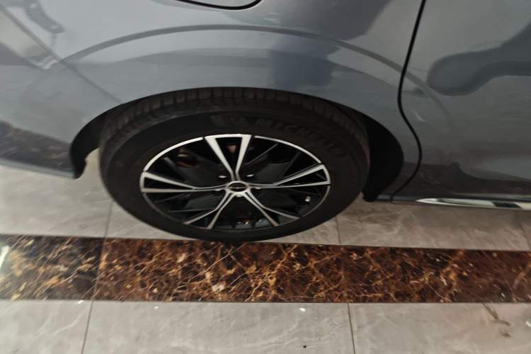 Used Roewe iMAX8 2023 400TGI Comfort Edition
