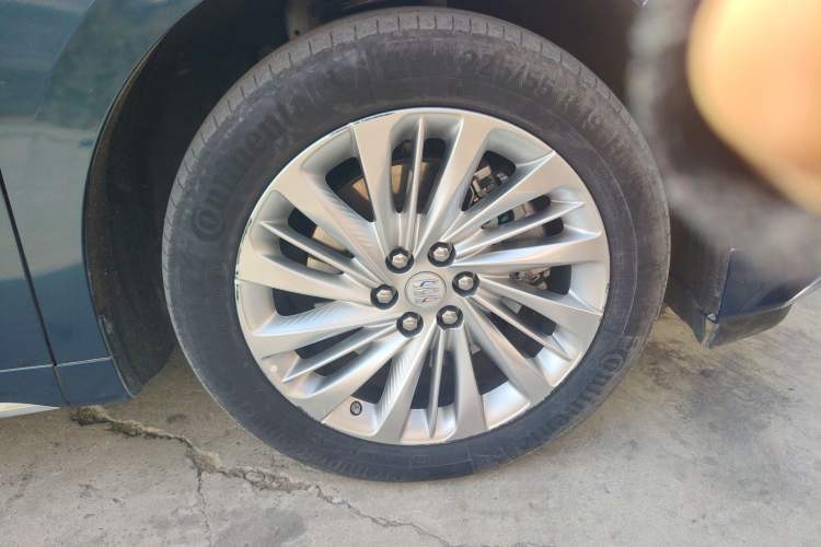 Used Buick Century 2023 2.0T Six-Seater Yinshi Edition
