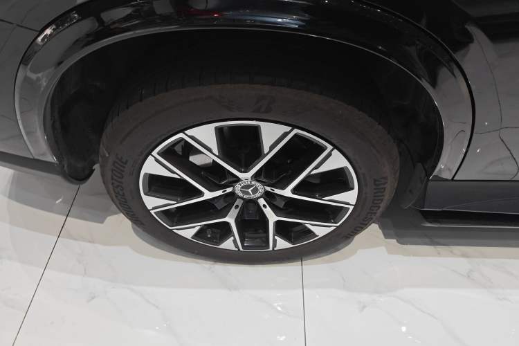 Used Mercedes-Benz GLC 2023 Facelift GLC 260 L 4MATIC Luxury Version 5 Seats