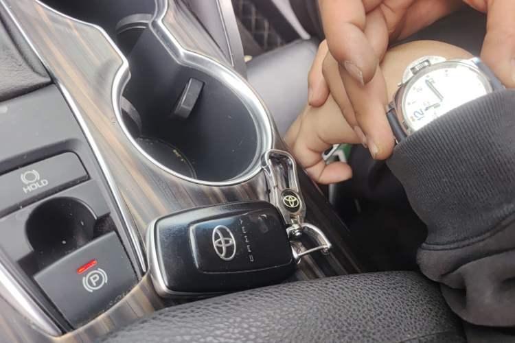 Used Toyota Camry 2018 2.0G Luxury Edition Vehicle Key