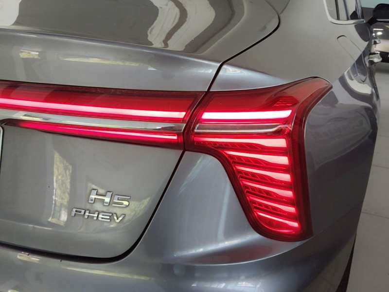 Used Hongqi H5 PHEV 2025 170 Super Hybrid Version — 7