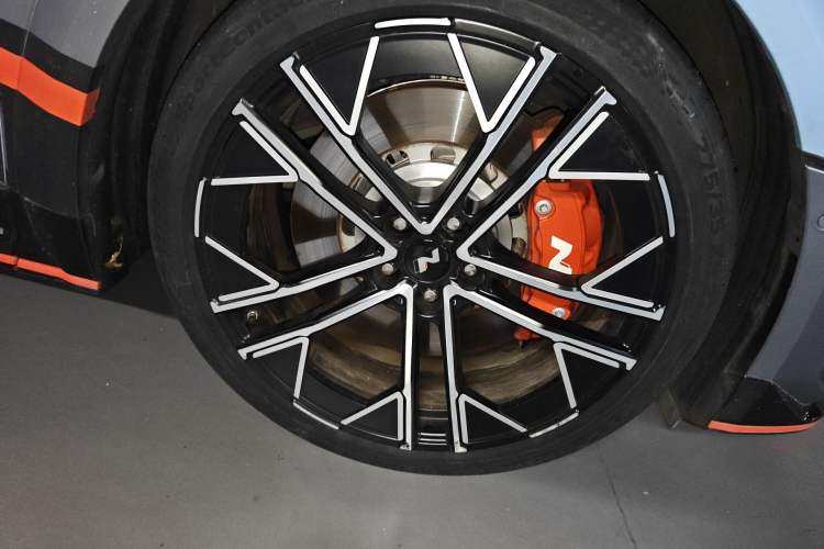 Used Hyundai IONIQ 5 N 2024 Base Model Right Front Wheel Hub