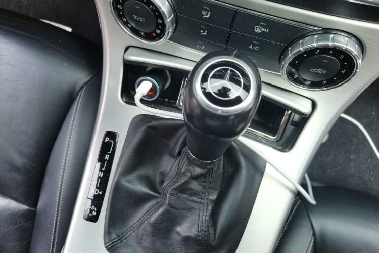 Used Mercedes-Benz SLK-Class 2011 SLK 200 Fashion Model Gear Lever