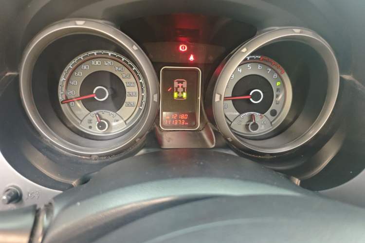 Used Mitsubishi Pajero 2016 3.0L Automatic Prestige Version China V Standard Odometer Close Up