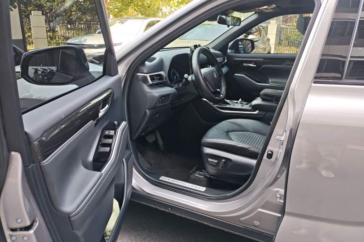 Used Toyota Crown Kluger 2023 2.5L HEV Four-Wheel Drive Luxury Edition Driver Seat