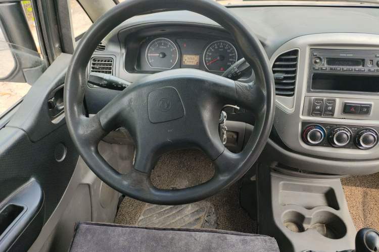 Used FORTHING Lingzhi 2014 M3 1.6L 7-seater Standard Model
