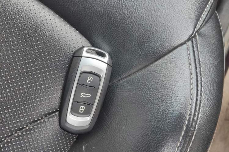 Used Geely Auto Emgrand 2017 Sedan Million Edition 1.5L Manual - Upward Version Vehicle Key