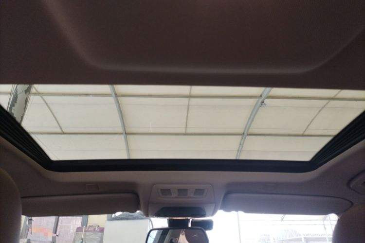 Used BMW 5 Series 2014 525Li Leading Model Headliner