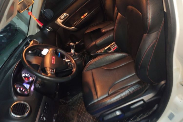 Used Haval H6 2015 Upgraded Model 1.5T Manual Two-Wheel Drive Elite Version
