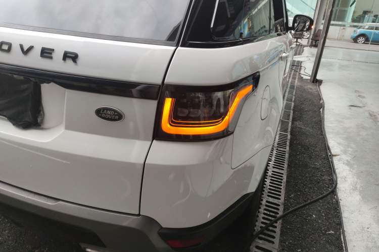 Used Land Rover Range Rover Sport 2020 3.0 L6 SE