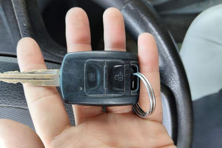 Used Wuling Rongguang V 2016 1.5L Standard Version Vehicle Key