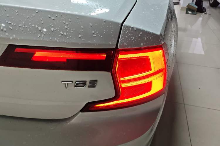 Used Volvo S90 2020 T5 Zhiyi Luxury Edition Right Rear Taillight