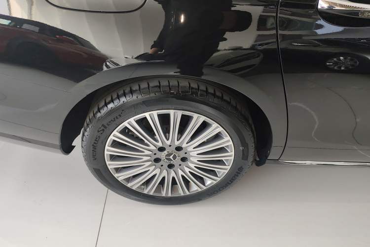 Used Mercedes-Benz E-Class 2023 Updated E 300 L Luxury Edition
