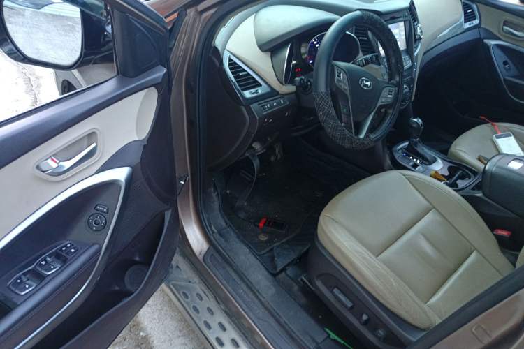 Used Hyundai Santa Fe 2015 2.0T Automatic All-Wheel Drive Smart Version 5 Seats Driver Seat