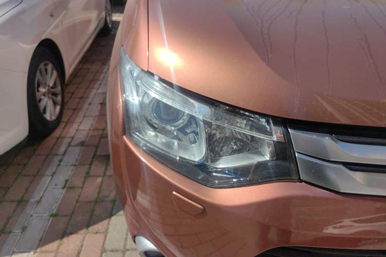 Used Mitsubishi Outlander 2014 2.4L 4x4 Deluxe Value Edition 5 Seats
