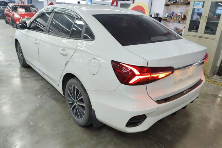 Used Roewe i5 2021 1.5L Manual Platinum Edition
