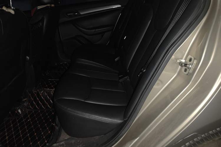 Used Roewe 360 2015 1.5L Automatic Luxury Edition
