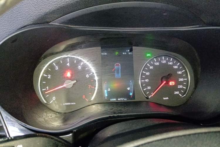 Used BYD Song MAX 2019 1.5T Automatic Smart Connect Ruiyi Sunroof Version 6 Seats China VI Standard Instrument Cluster